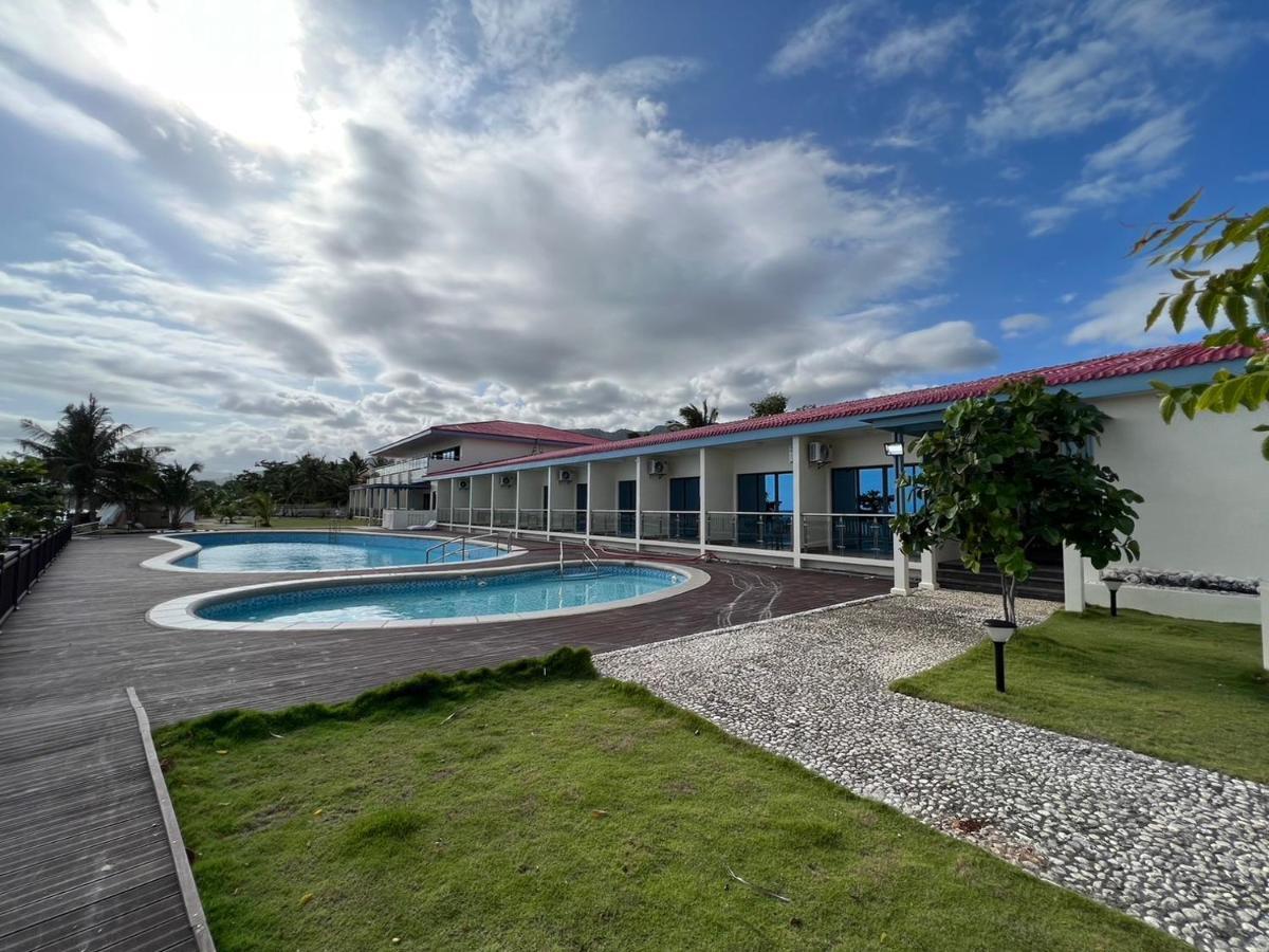 W Golf Resort Oslob Bagian luar foto