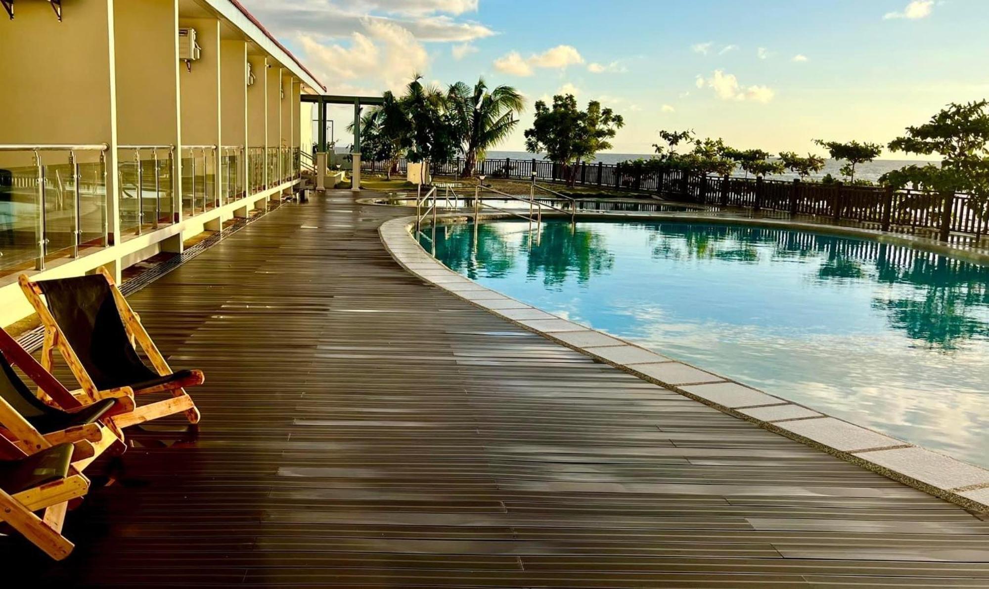 W Golf Resort Oslob Bagian luar foto