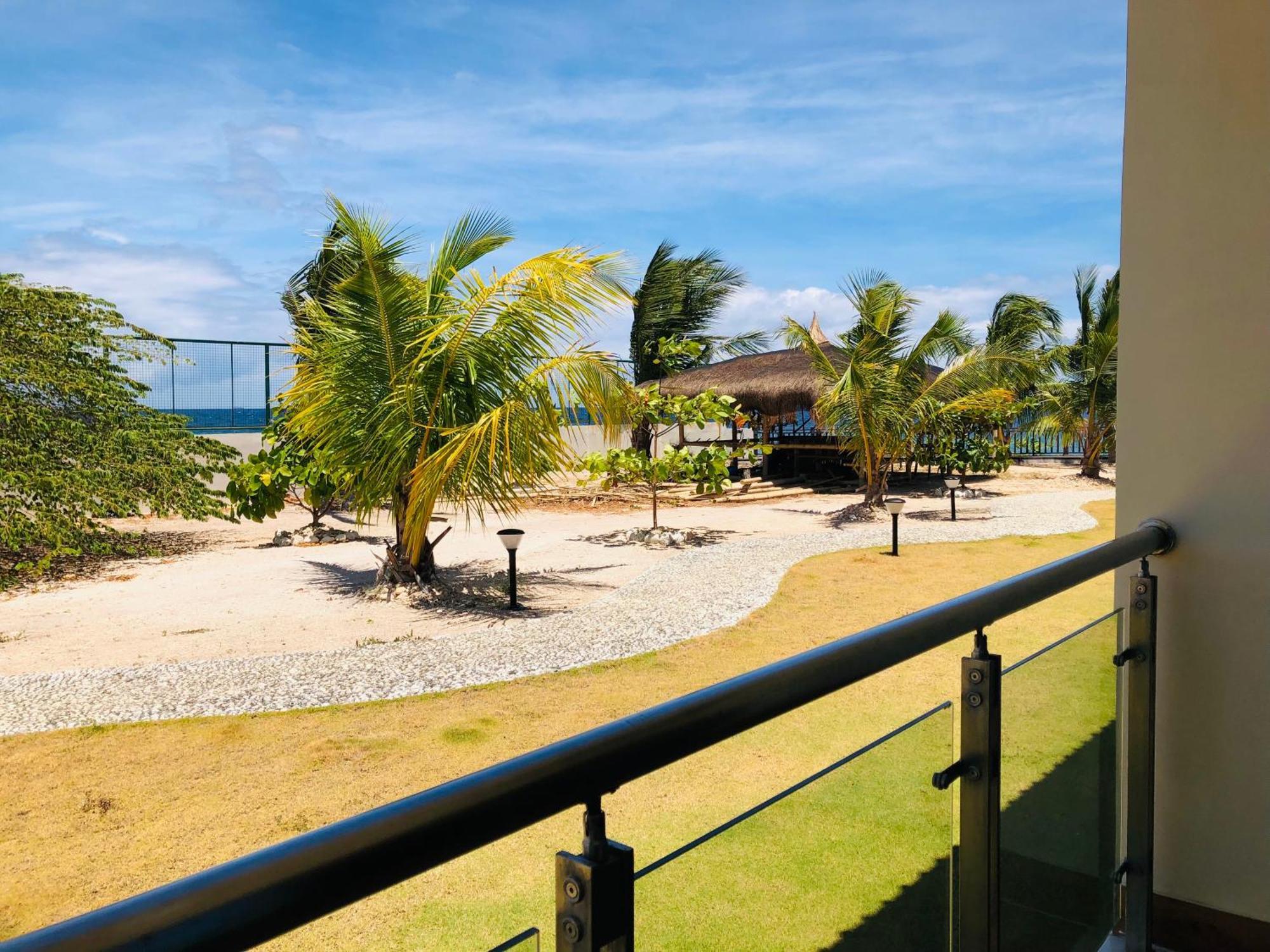 W Golf Resort Oslob Bagian luar foto